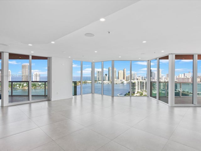 5 of 85 - 3370 Hidden Bay Dr 2900, Aventura, FL