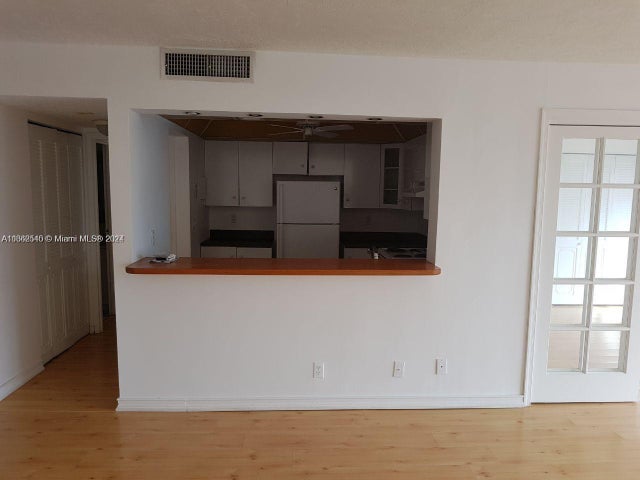 5 of 8 - 2017 S Ocean Dr 904, Hallandale Beach, FL
