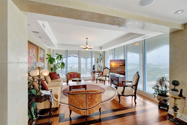5 of 30 - 9801 Nw Collins Ave Ph8, Bal Harbour, FL