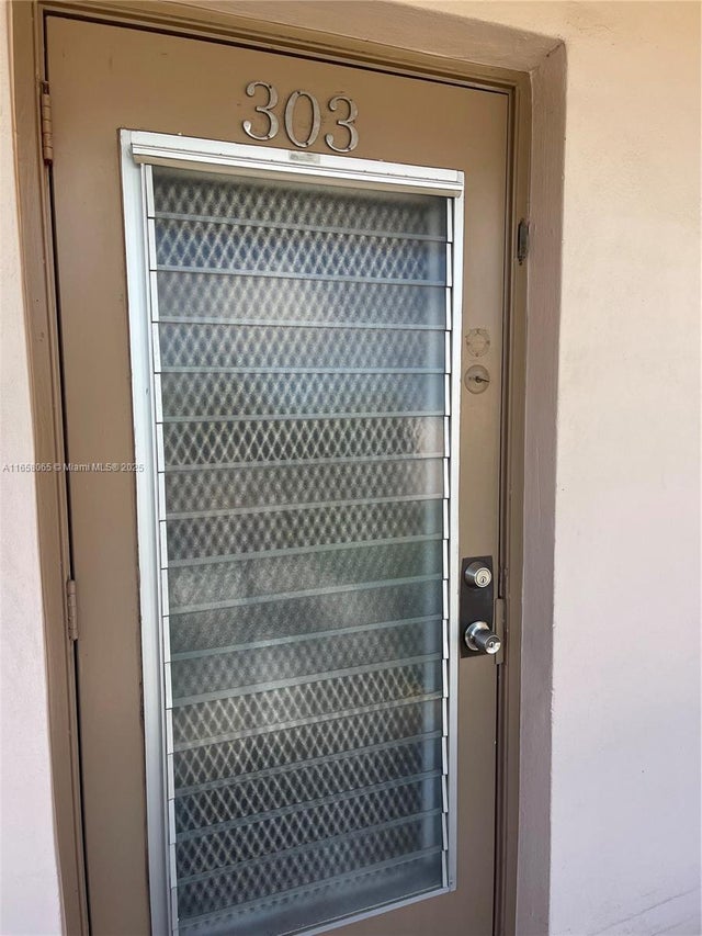 3 of 16 - 10442 Sunrise Lakes Blvd 303, Sunrise, FL