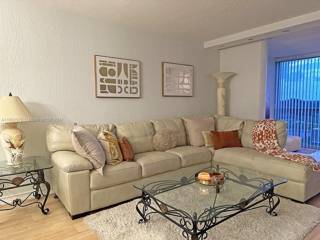 2 of 33 - 4550 Nw 18th Ave 706, Deerfield Beach, FL