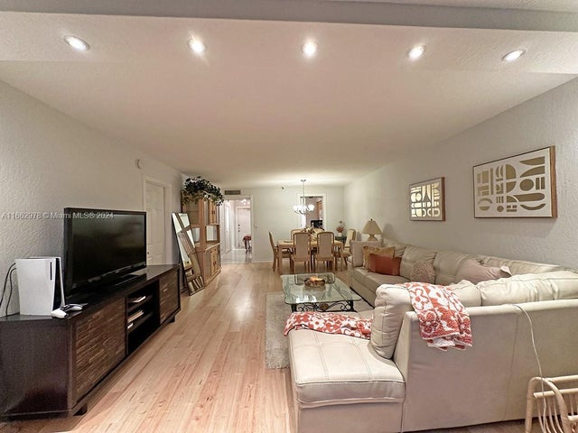3 of 33 - 4550 Nw 18th Ave 706, Deerfield Beach, FL