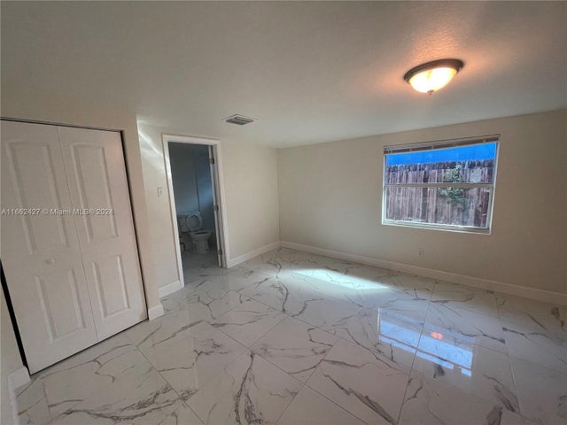 2 of 6 - 3327 Nw 101st St, Miami, FL
