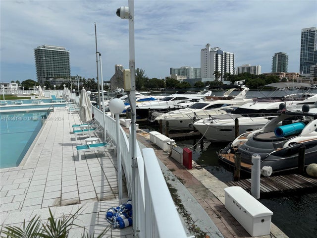 4 of 9 - 900 Bay Dr 615, Miami Beach, FL