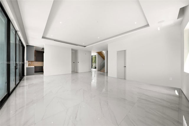 4430 Nautilus Dr, Miami Beach