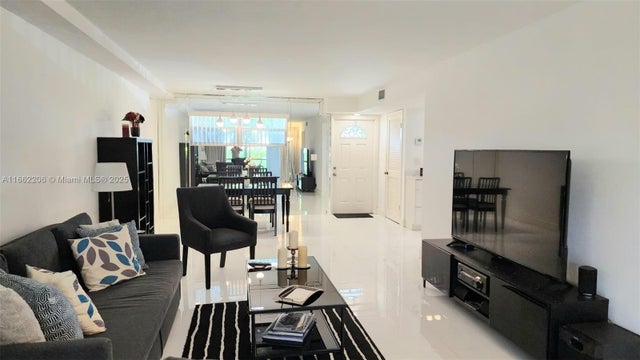 1 of 32 - 8930 S Hollybrook Blvd 106, Pembroke Pines, FL