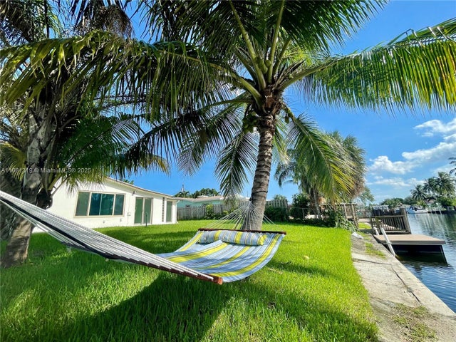 1 of 40 - 4461 Sw 34th Dr, Dania Beach, FL