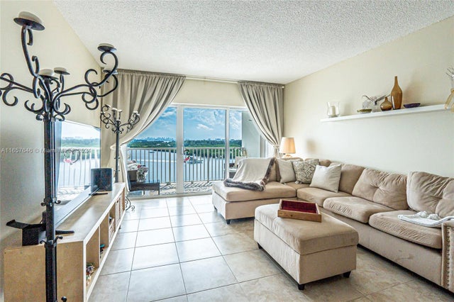 4 of 84 - 300 Bayview Dr 1012, Sunny Isles Beach, FL