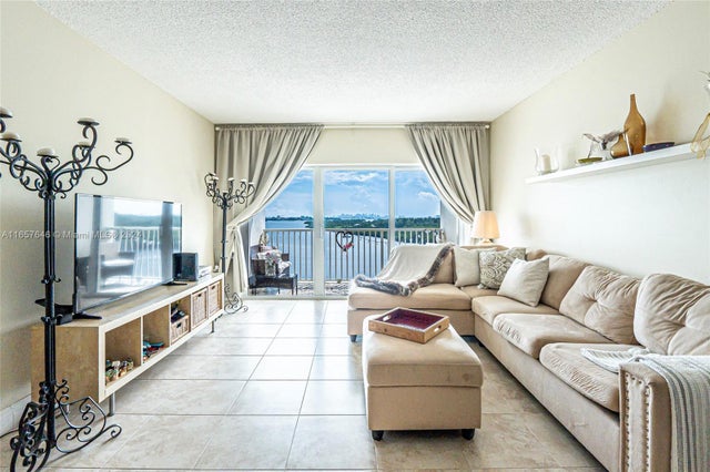 5 of 84 - 300 Bayview Dr 1012, Sunny Isles Beach, FL