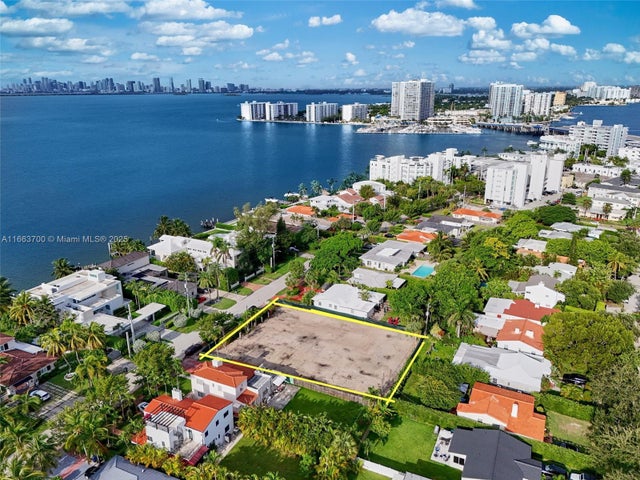 2 of 30 - 1785 Bay Dr, Miami Beach, FL