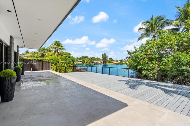 3 of 24 - 2261 Ne 192nd St, Miami, FL