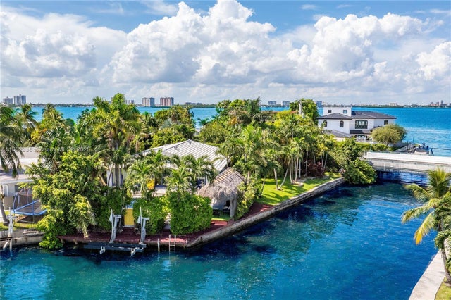 4 of 41 - 7975 Biscayne Point Cir, Miami Beach, FL