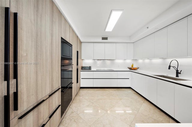 4 of 47 - 3201 Ne 183rd St Gs3107, Aventura, FL