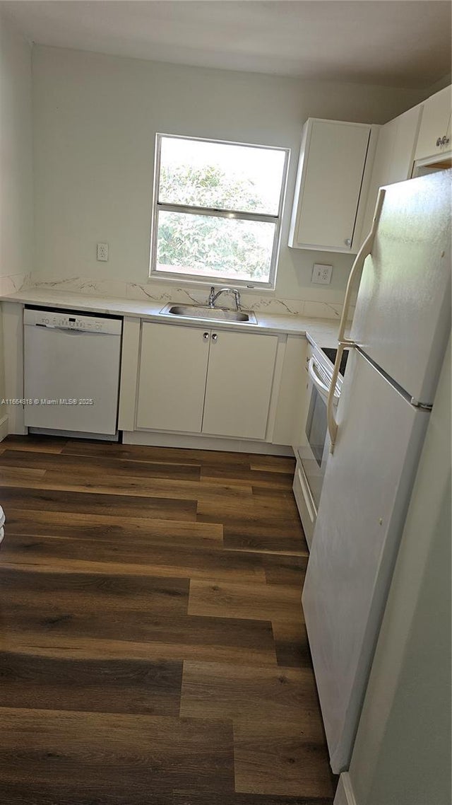 3 of 15 - 9441 Sunrise Lakes Blvd 308, Sunrise, FL