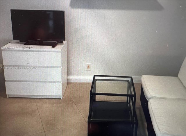 2 of 23 - 1000 Island Blvd 2408, Aventura, FL