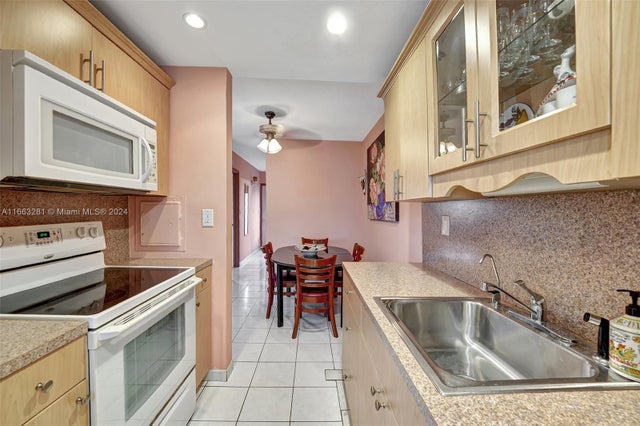 2 of 21 - 17090 Ne 14th Ave 209, North Miami Beach, FL