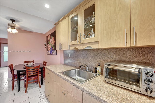 3 of 21 - 17090 Ne 14th Ave 209, North Miami Beach, FL