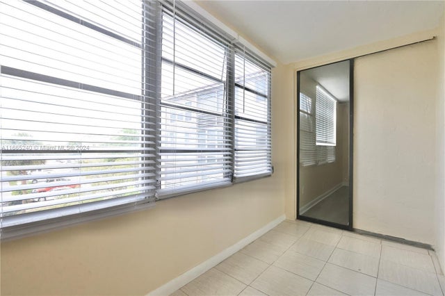 5 of 17 - 2821 Somerset Dr 309, Lauderdale Lakes, FL