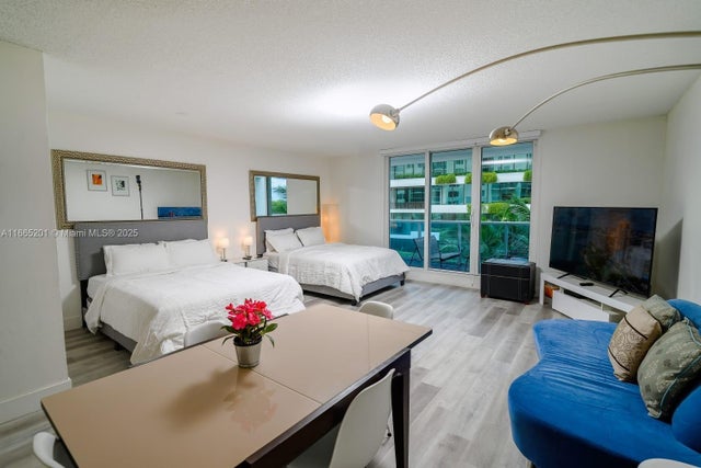 2 of 28 - 2301 Collins Av 429, Miami Beach, FL