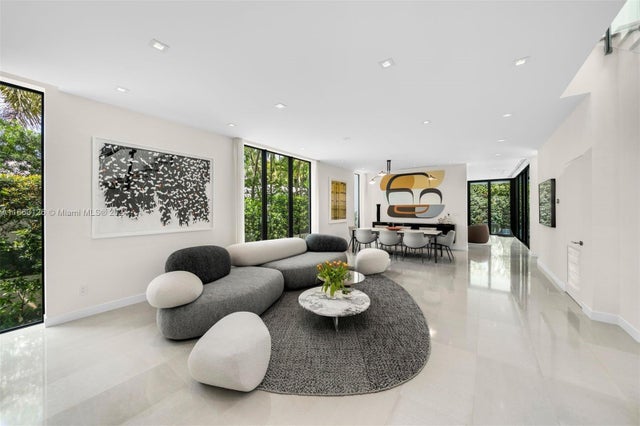 2 of 37 - 5327 N Bay Rd, Miami Beach, FL