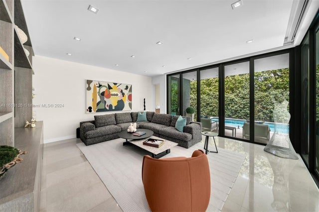 4 of 37 - 5327 N Bay Rd, Miami Beach, FL
