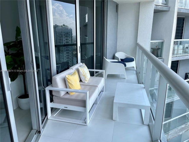 5 of 25 - 465 Brickell Ave 4006, Miami, FL