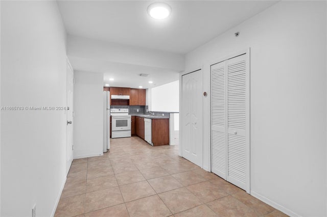3 of 26 - 218 Nw 12th Ave 702, Miami, FL