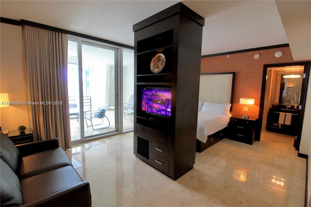 4 of 5 - 1437 Collins Ave 304, Miami Beach, FL