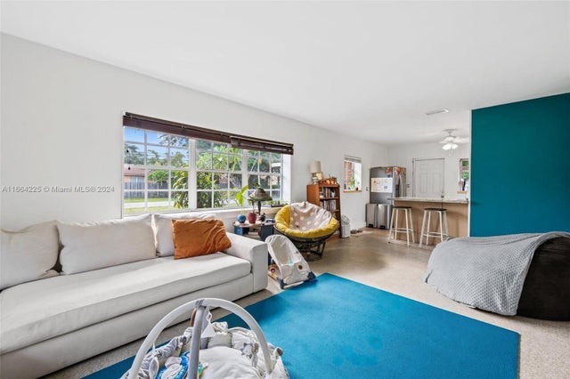 4 of 6 - 901 Ne 16th Pl, Fort Lauderdale, FL