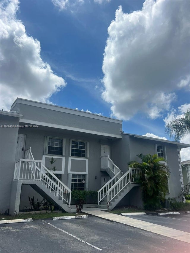 4 of 19 - 435 Ne 210th Cir Ter 102-23, Miami, FL