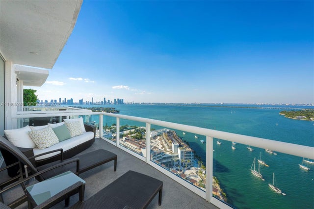 10 Venetian Way Ph 2/3, Miami Beach