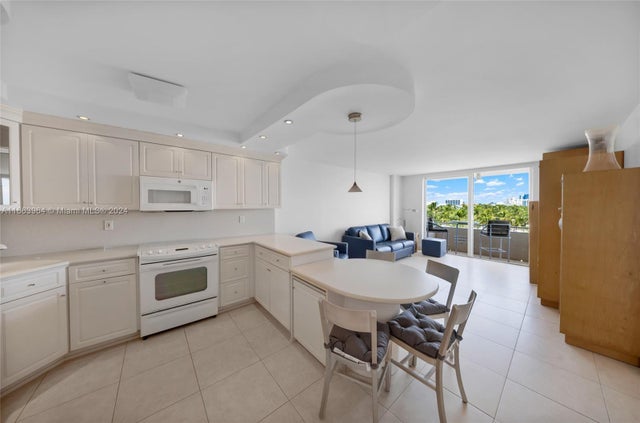 4 of 37 - 465 Ocean Drive 619, Miami Beach, FL