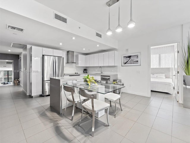 3 of 31 - 1600 Ne 1st Ave 2816, Miami, FL