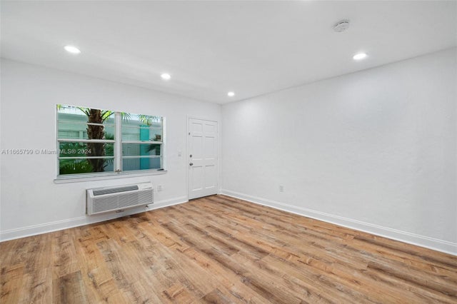 1 of 26 - 911 Meridian Ave 106, Miami Beach, FL