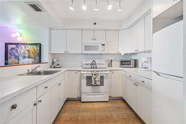 2 of 23 - 5445 Collins Ave Bth4, Miami Beach, FL