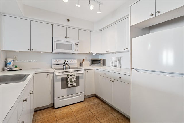 5 of 23 - 5445 Collins Ave Bth4, Miami Beach, FL