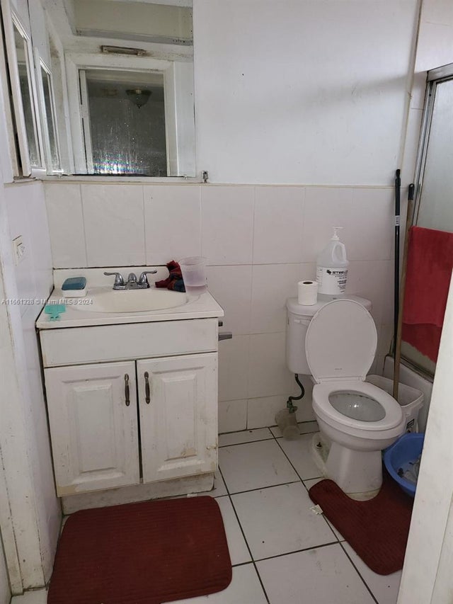 3 of 7 - 1350 Ne 119th St 135023, Miami, FL