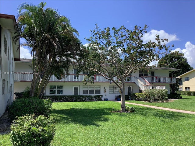 2 of 27 - 60 Windsor C 60, West Palm Beach, FL