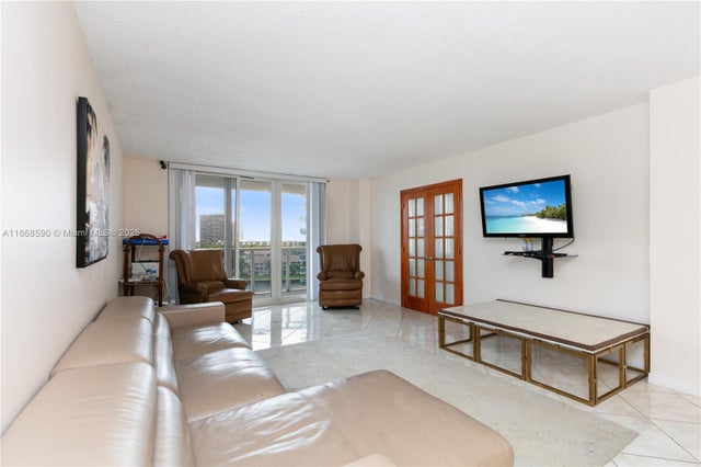 2 of 19 - 3800 S Ocean Dr 811, Hollywood, FL