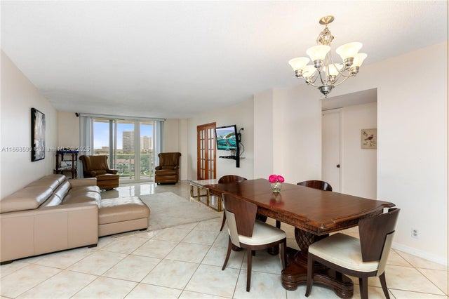 4 of 19 - 3800 S Ocean Dr 811, Hollywood, FL