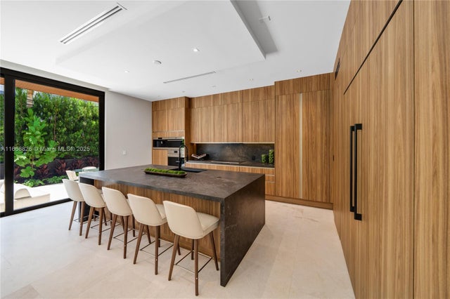 4 of 64 - 262 189th Ter, Sunny Isles Beach, FL