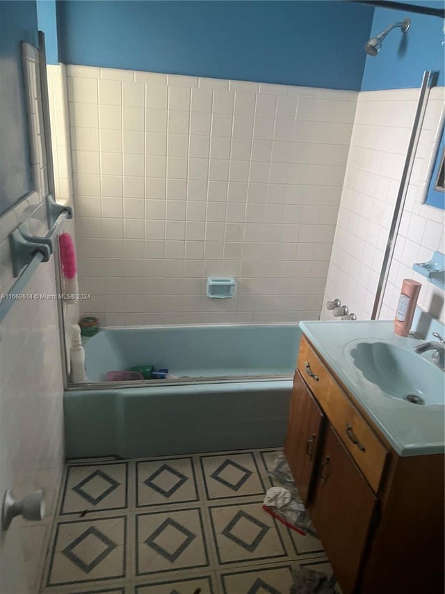4 of 5 - 153 Ne Prima Vista Blvd, Port St. Lucie, FL