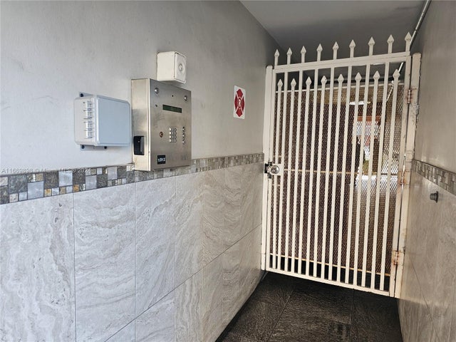 2 of 29 - 200 Ne 12th Ave 5c, Hallandale Beach, FL