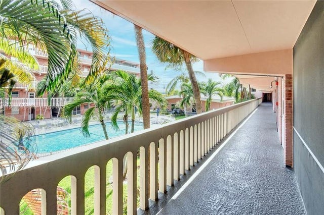 5 of 29 - 200 Ne 12th Ave 5c, Hallandale Beach, FL