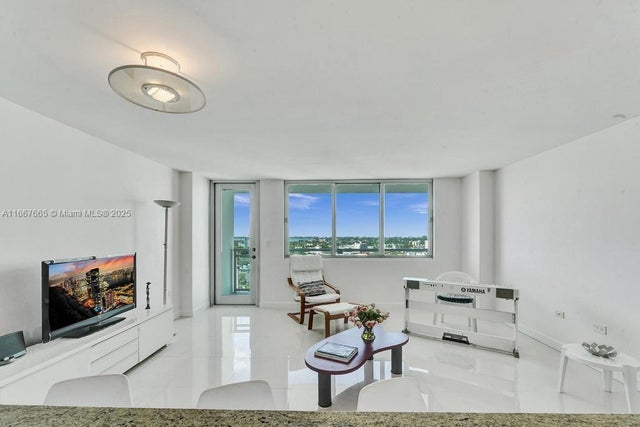 5 of 41 - 7135 Collins Ave 1723, Miami Beach, FL