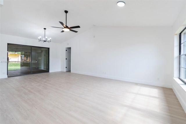 4 of 32 - 5123 Chelan Way, Lake Worth, FL