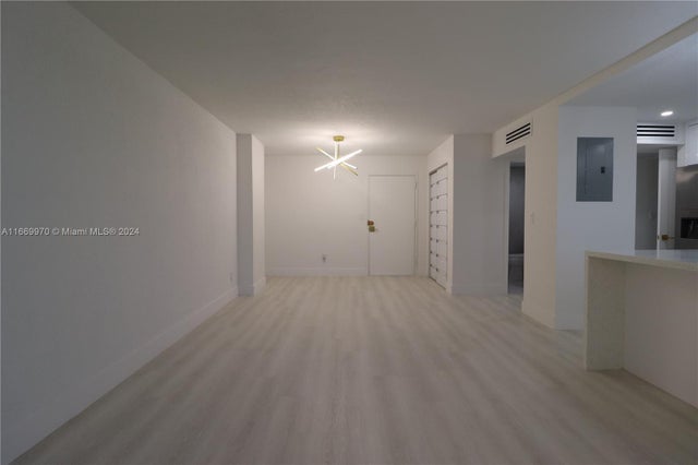 5 of 30 - 210 172nd St 332, Sunny Isles Beach, FL