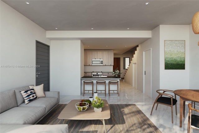 4 of 7 - 2526 Pierce St 15, Hollywood, FL