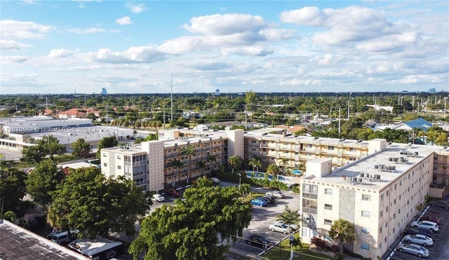 2 of 10 - 2145 Pierce St 205, Hollywood, FL