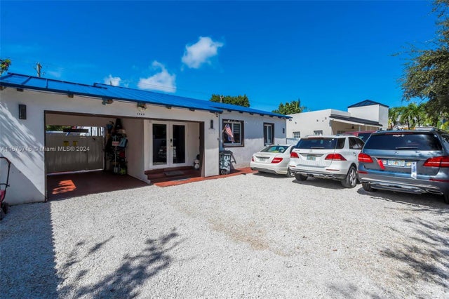 2 of 50 - 1369 Biarritz Dr, Miami Beach, FL